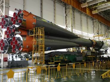 Foguete Soyuz na linha de montagem