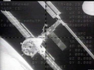 Acoplamento Soyuz TM-32  