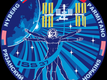 900px-ISS_Expedition_37_Patch.png