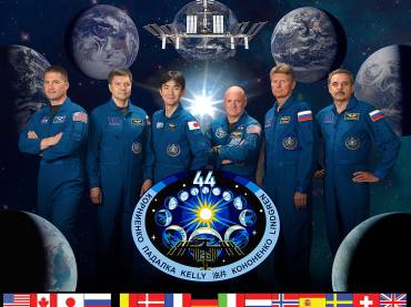 1125px-Expedition_44_crew_portrait.jpg