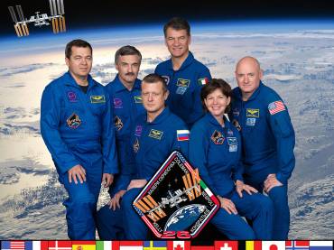 Expedition_26_crew_portrait.jpg