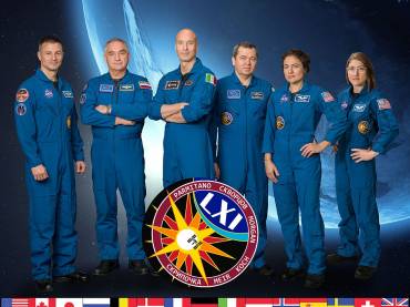 Expedition_61_crew_portrait.jpg