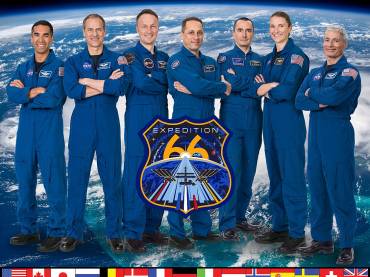 Expedition_66_crew_portrait.jpg