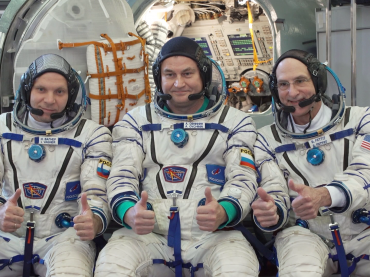 Soyuz_MS-26_crew.png