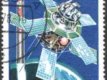 Selo da Alemanha Oriental sobre o programa de satélites Interkosmos
